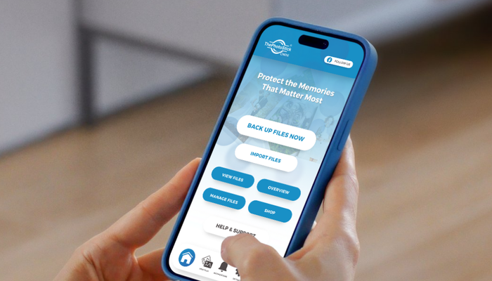 ThePhotoStick Omni photo and video backup device